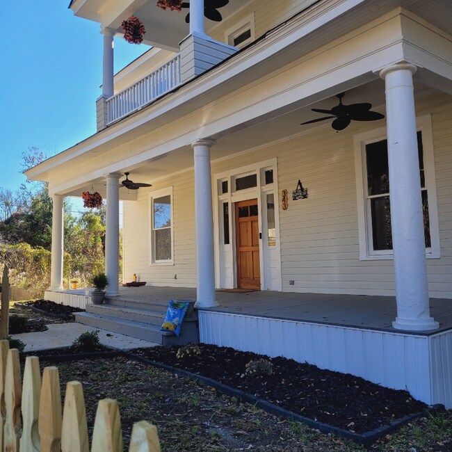 Foto del edificio - 343 Adelle St