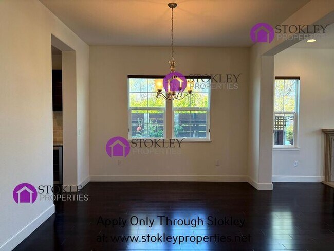 Building Photo - 1836 Porcellano Way