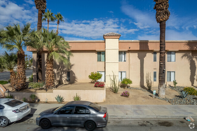 Building Photo - Americana Gardens