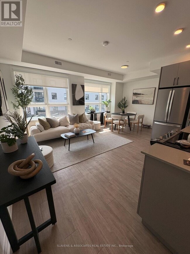 Building Photo - 15 Brenthall Ave