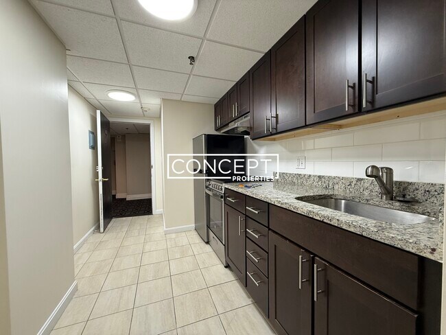 Building Photo - 62 Boylston St