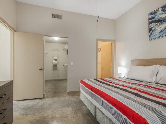 Foto del edificio - 2344 Camden Dr