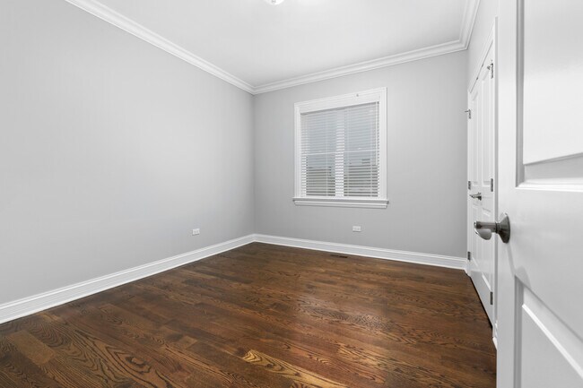 Foto del edificio - 1322 W Grand Ave