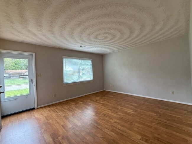Building Photo - 733 Mayfield Ave