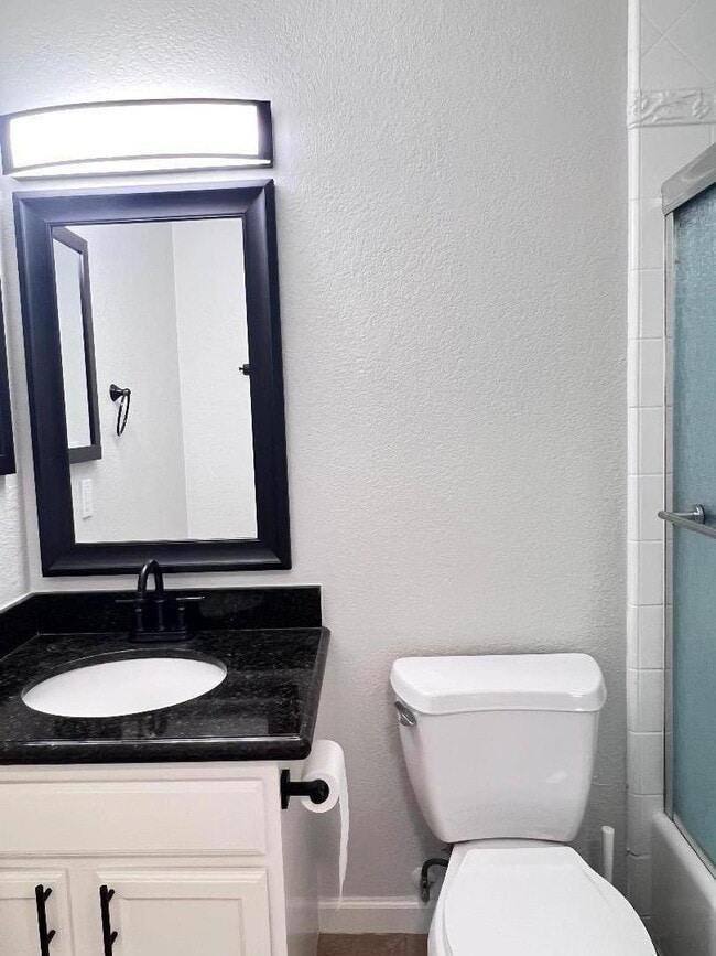 Building Photo - 880 E Fremont Ave