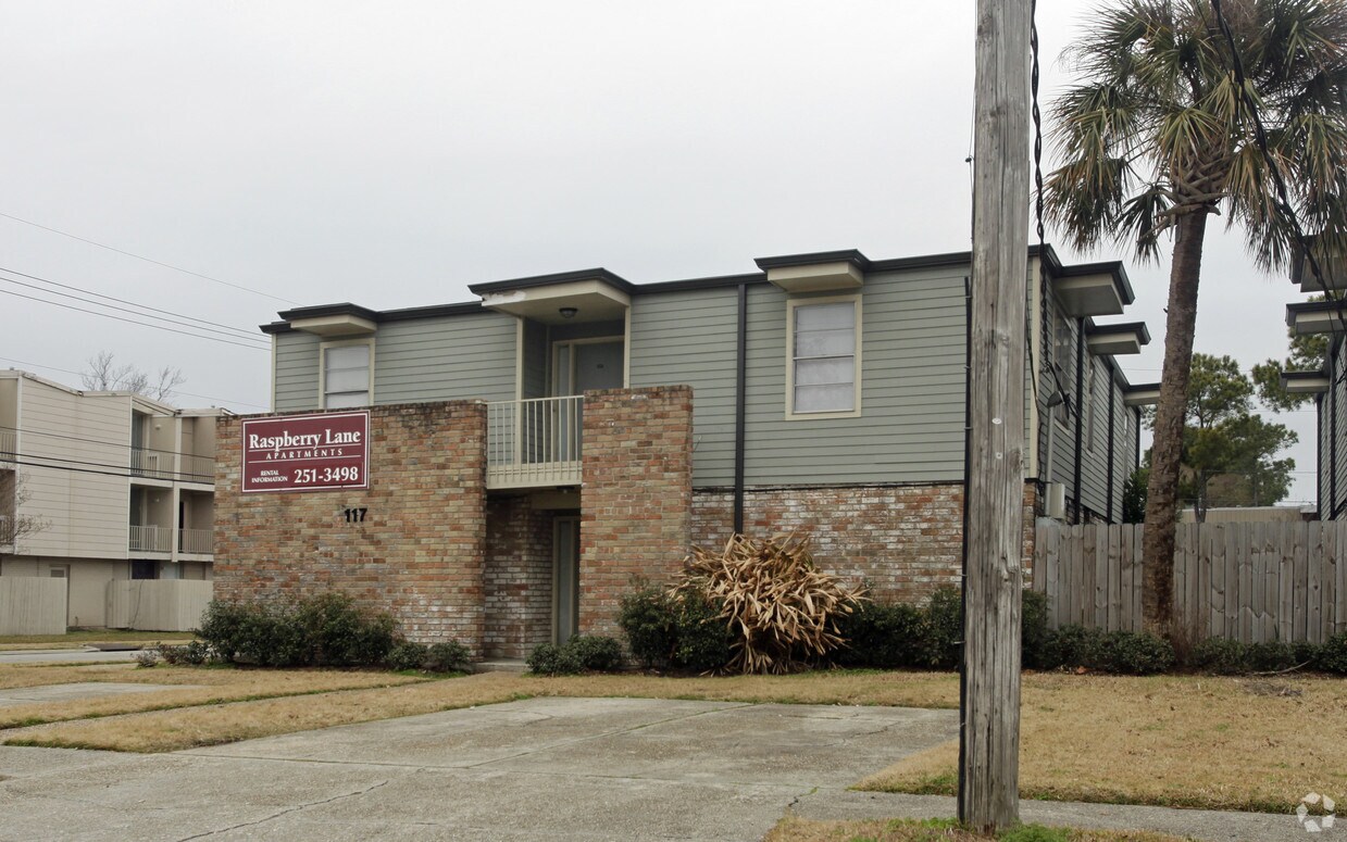 Building Photo - 117 Raspberry St