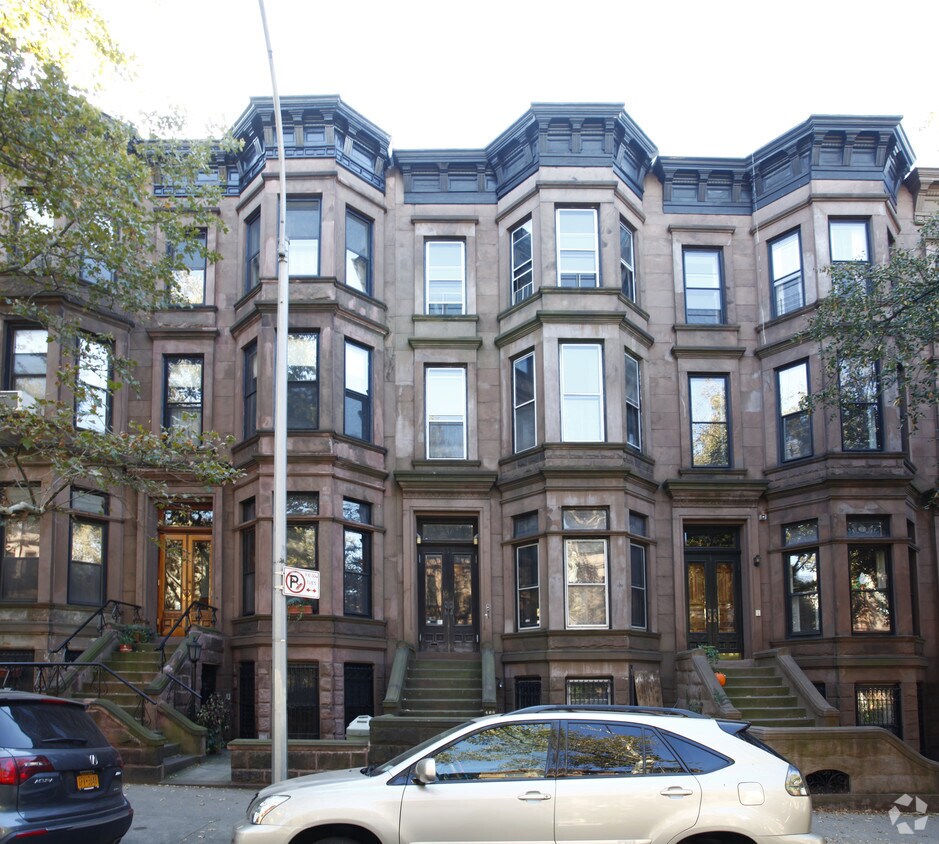 Building Photo - 486 1st St