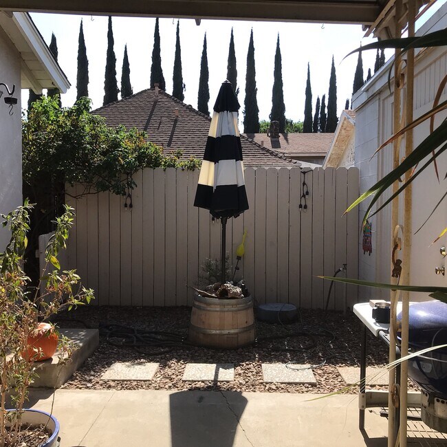 Foto del edificio - 237 Spring St