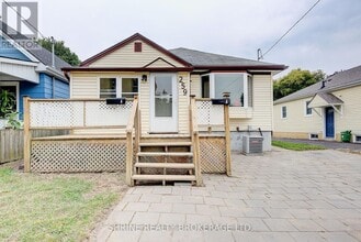 Building Photo - 259 Sanders St