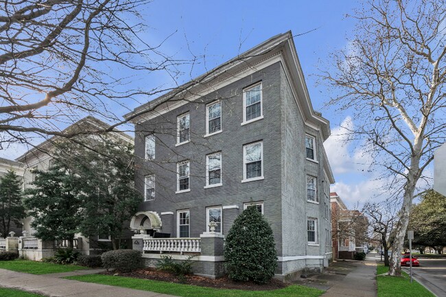 Building Photo - 1017 Colonial Ave