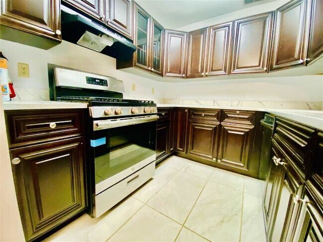Building Photo - 54 Grieco Dr