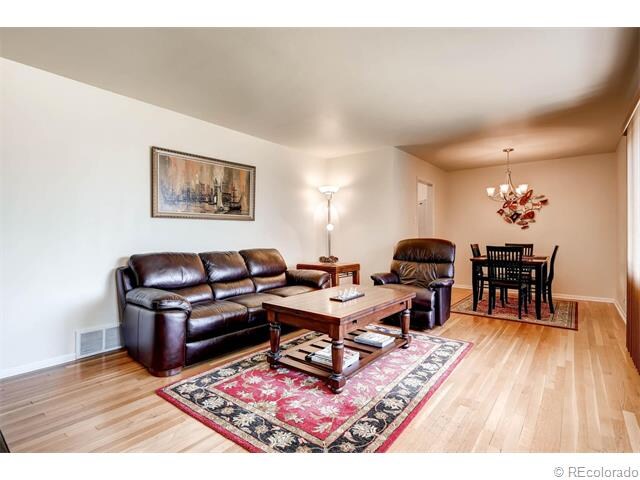 Foto del edificio - 2471 S Quitman St