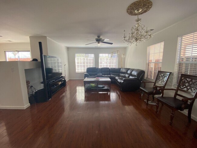 Foto del edificio - 1582 Sawgrass Dr