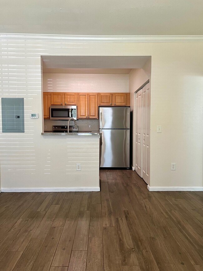 Building Photo - 11811 Estates Club Dr
