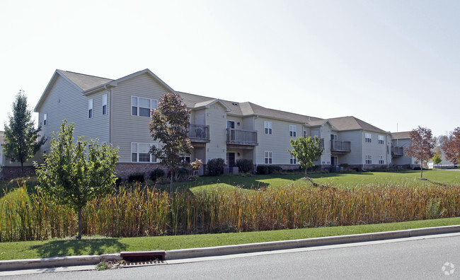 Building Photo - Falls Parc Apartments