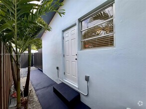 Building Photo - 7137 SW 22nd St