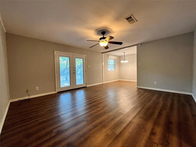 Foto del edificio - 3216 Hummingbird Ln