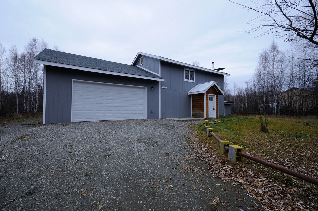 Primary Photo - 1520 Moriarity Dr