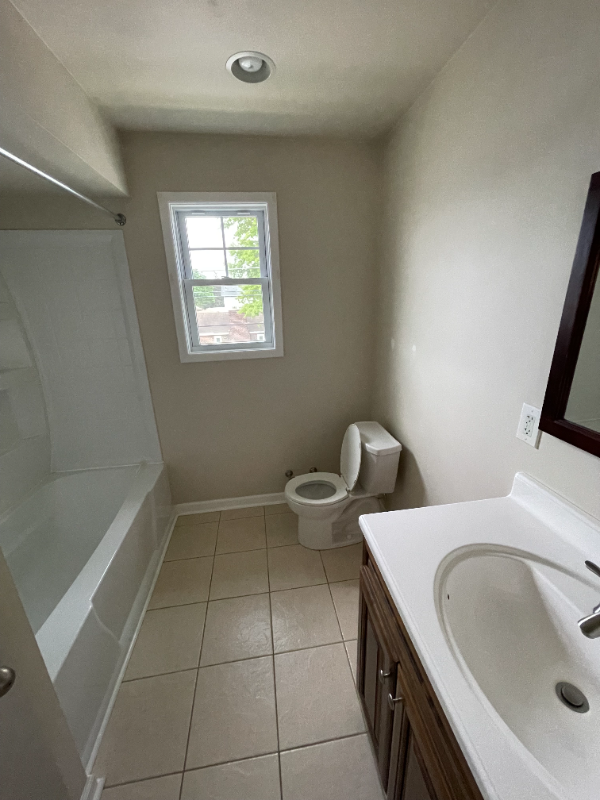 Building Photo - 302 Bartram Ave