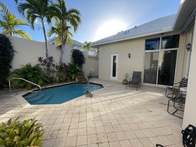 Building Photo - 17323 Bermuda Village Dr