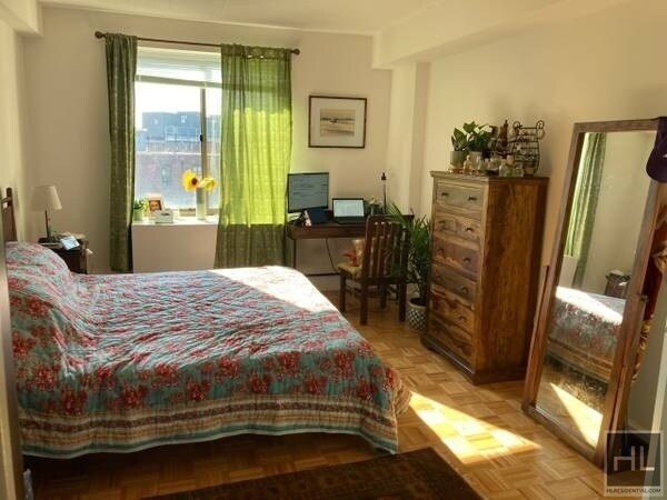 Foto del edificio - EAST 102 STREET