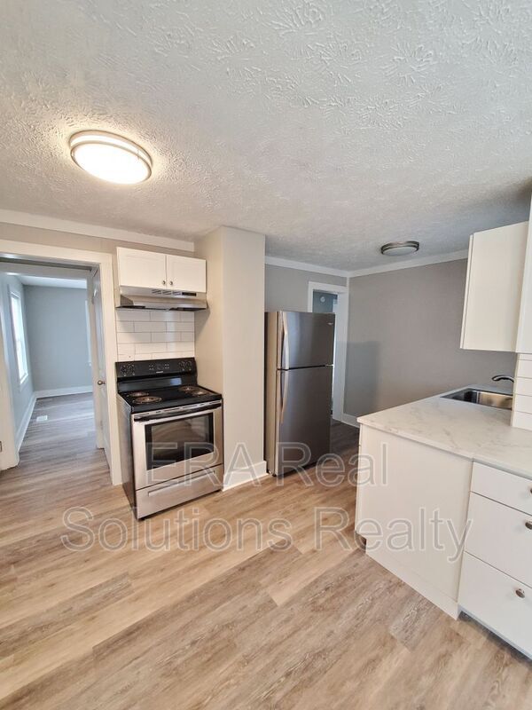 Building Photo - 2532 Renwood Pl