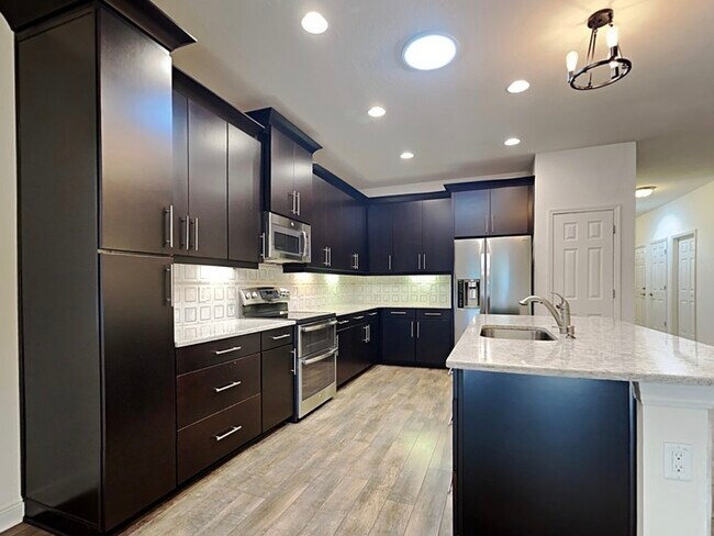 Building Photo - 11735 Albatross Ln