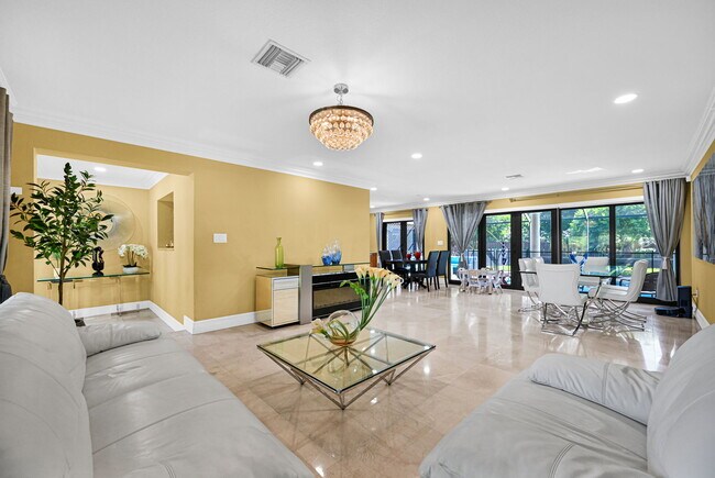 Foto del edificio - 836 Orchid Dr