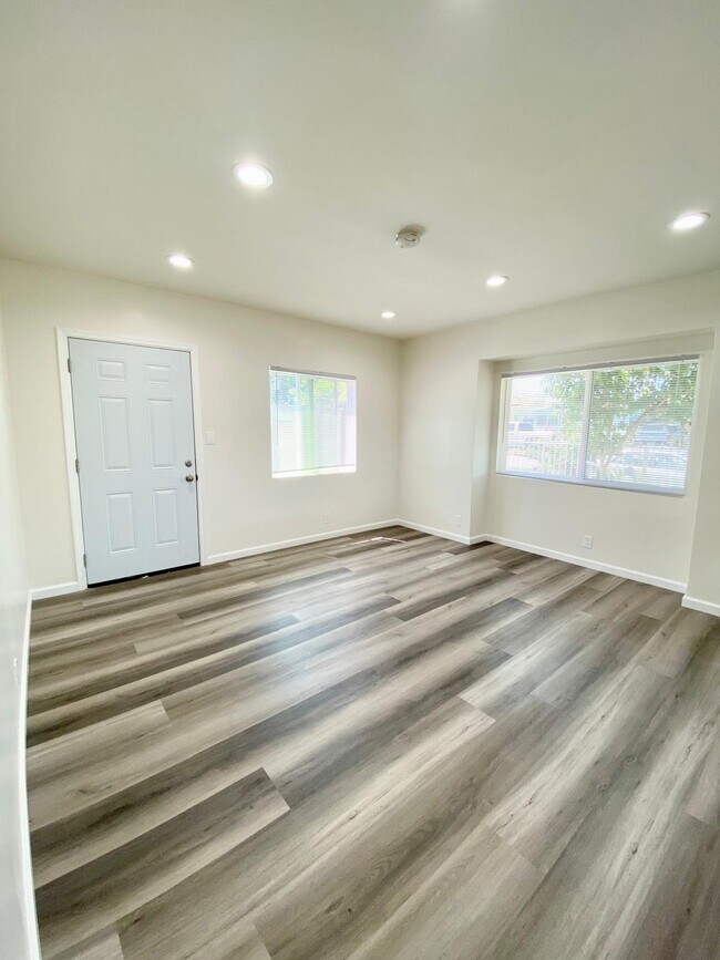 Foto del edificio - 1036 E O St