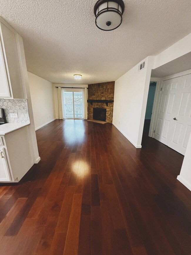Foto del edificio - 1 Bed Condo in the heart of everything