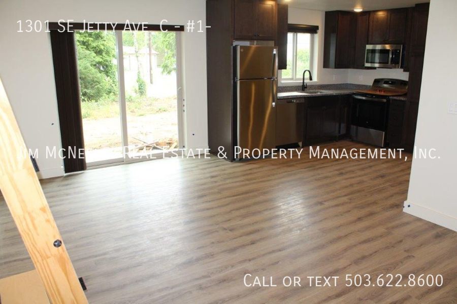 Foto principal - Lower level 2 bed/ 1 bath with 1 Assigned ...