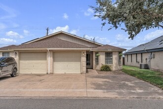 Building Photo - 1906 Lake View Dr