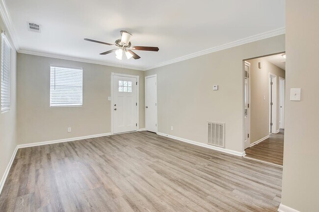 Building Photo - 2519 Godfrey Dr Nw