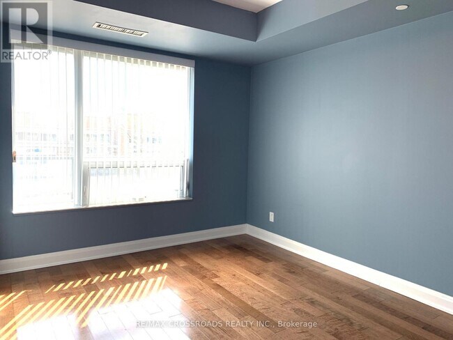 Photo du bâtiment - 8200 Birchmount Rd