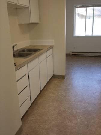 Building Photo - 425 Filbert Ln