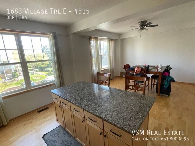 Foto del edificio - Check this Beautiful Maplewood home out!