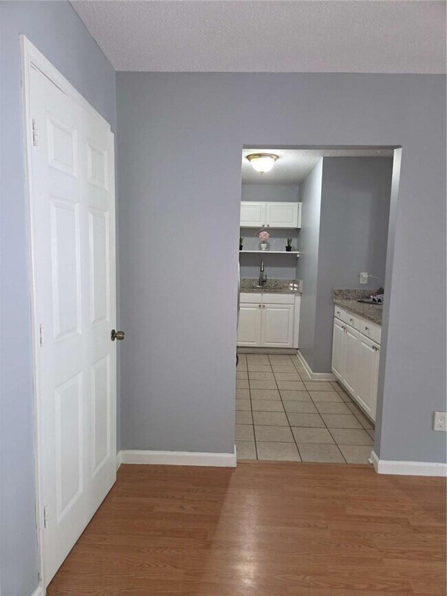 Building Photo - 3599 Woodbriar Cir