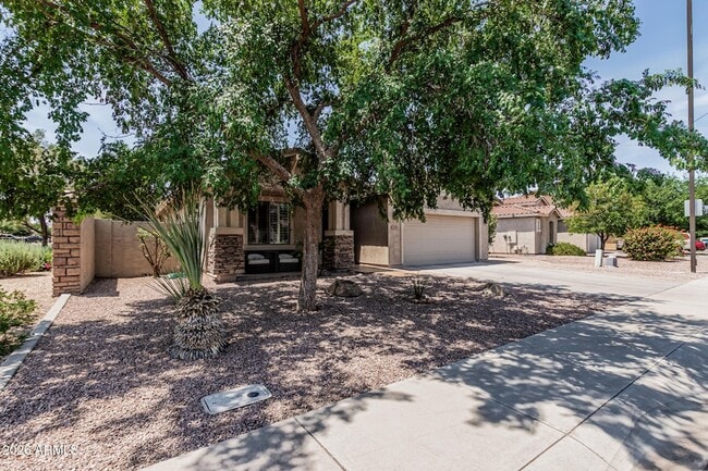 Building Photo - 3777 E Vallejo Dr