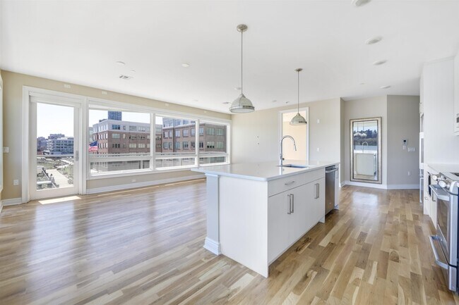 Foto del edificio - 15 Somerset Ln