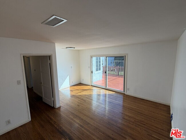 Foto del edificio - 6434 W 87th St