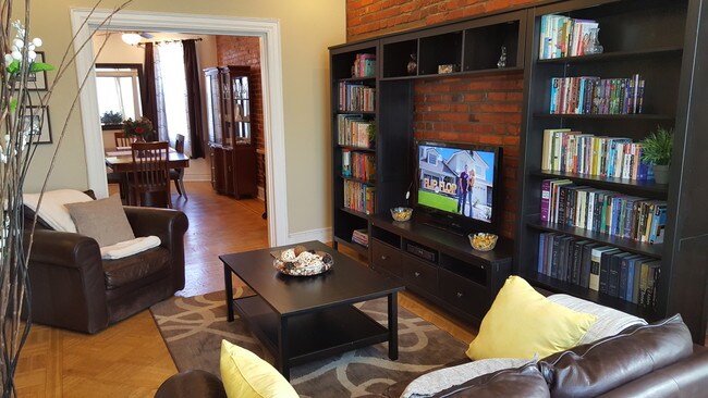 Foto del edificio - 1355 Newton St NW