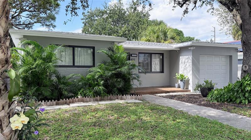 Foto principal - 433 NW 15th Way