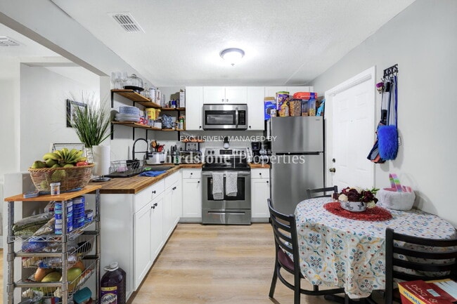 Foto del edificio - 1165 Orton St