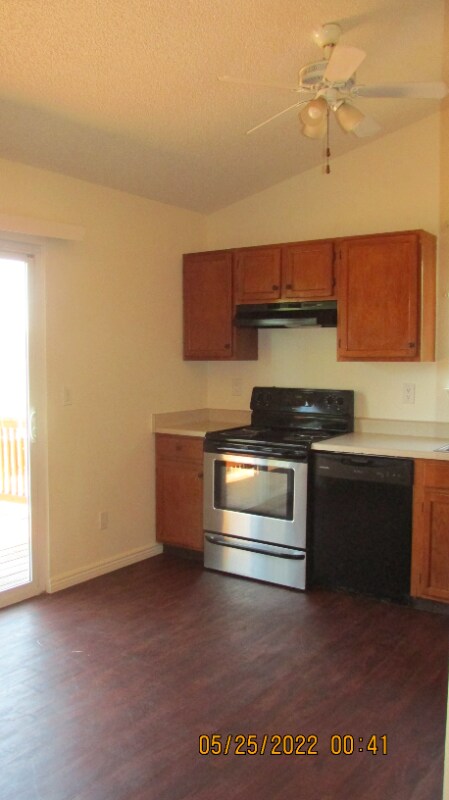 Building Photo - 5287 Spruce Ave