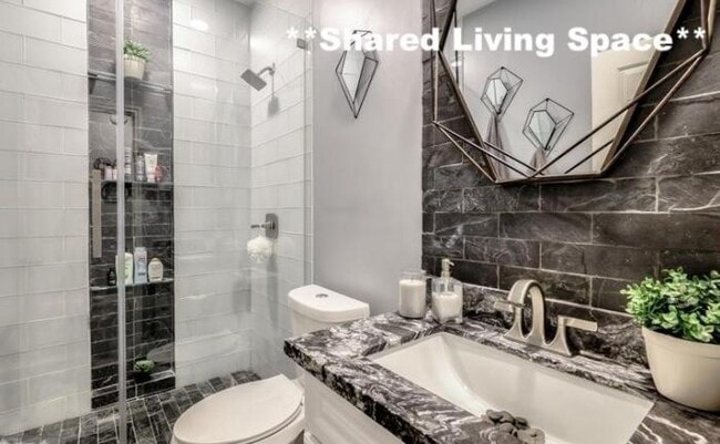 Building Photo - bedroom in Los Angeles CA 91303
