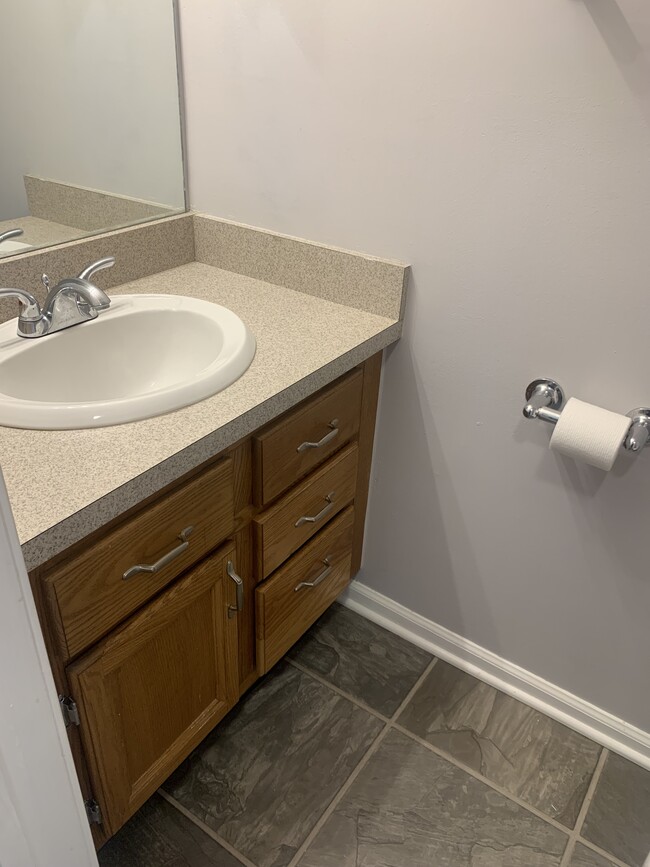 Half Bath - 25 Grand St