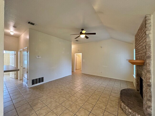 Foto del edificio - Viewable Now!  Pets Accepted!