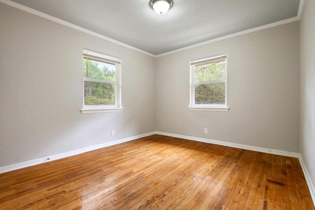 Foto del edificio - 2211 Morehead Ave