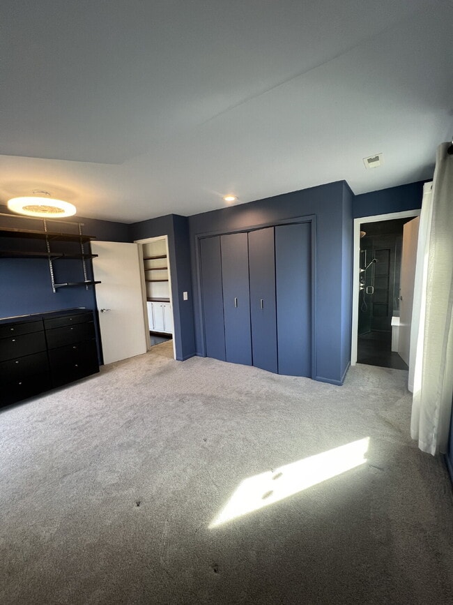 Building Photo - 2 Bedroom / 2 Bath Condo with 1,200 Square Feet, Luxury Finishes, and Great Amenities!