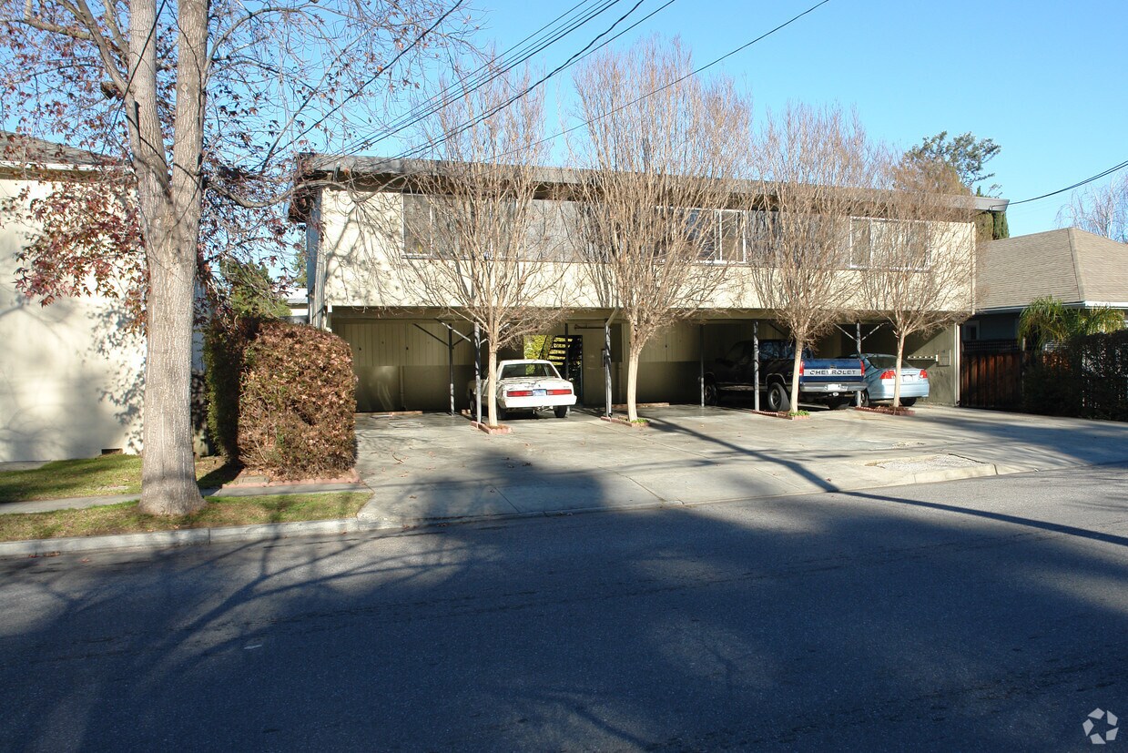 Building Photo - 1622 Latham St